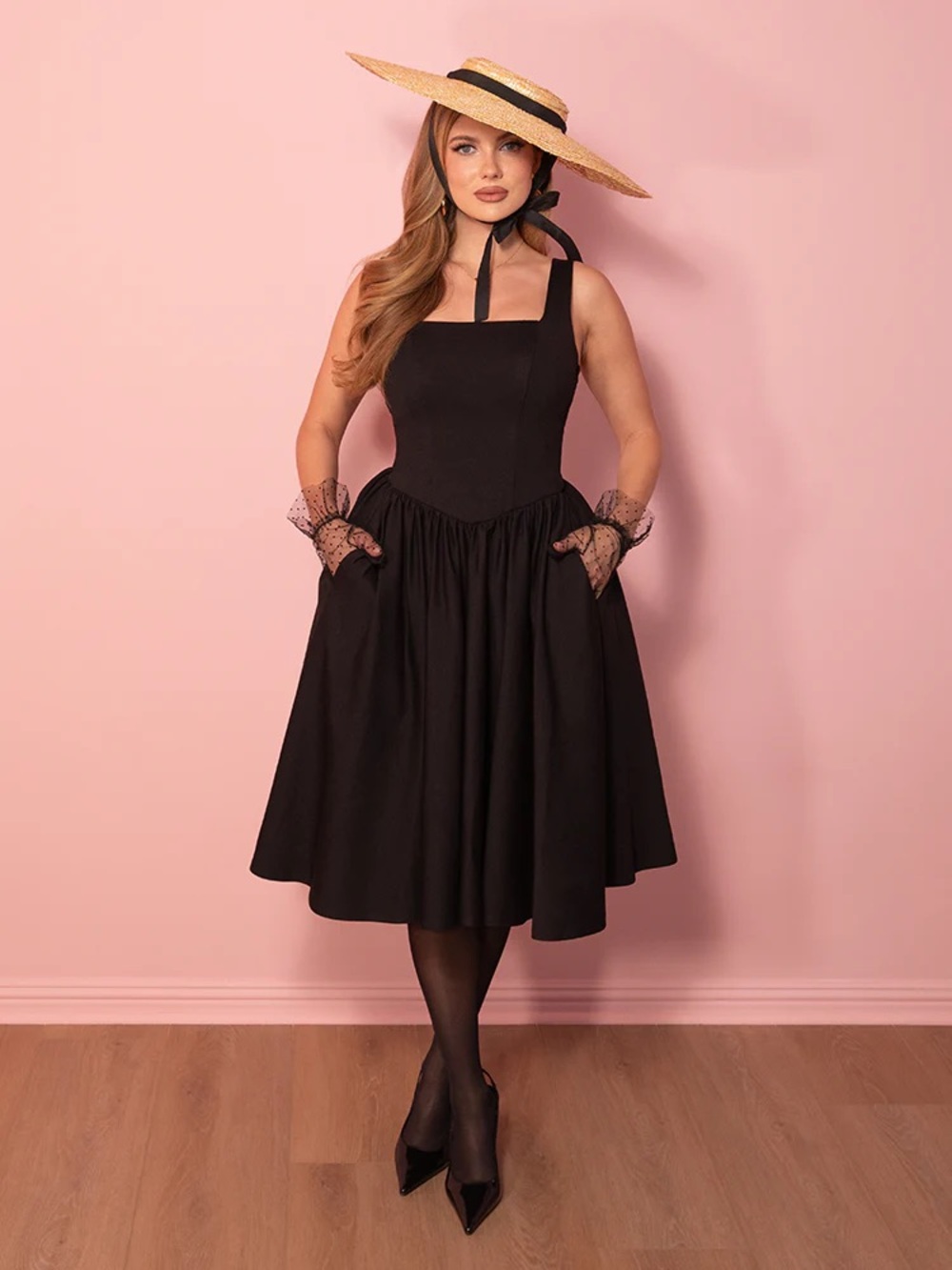 Vixen Bombshell Swing Dress in Black